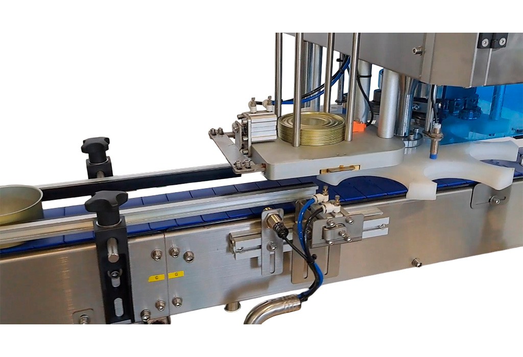 Автоматическая закаточная машина Besteq-SM (одноголовочная) заказать в России | ООО БЕСТЕК-Инжиниринг